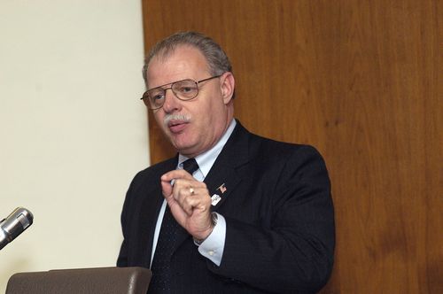 Gene Spafford introduces Keynote speaker, Howard Schmidt, Special Assistant to the President of the United States for Cybersecurity.