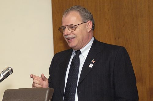 Gene Spafford introduces Keynote speaker, Howard Schmidt, Special Assistant to the President of the United States for Cybersecurity.