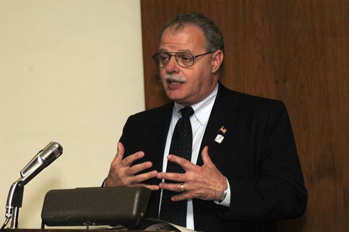 Gene Spafford introduces Keynote speaker, Howard Schmidt, Special Assistant to the President of the United States for Cybersecurity.
