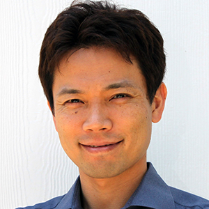 Head shot photo of Takashi Tanaka
